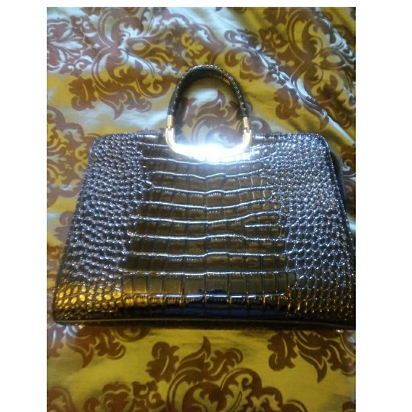 Gucci Handbag - Picture 2 of 3